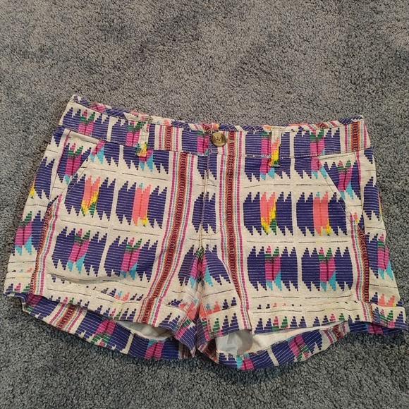 American Eagle Colorful Patterned Women's Shorts With Pockets, Size 6 - Picture 1 of 9